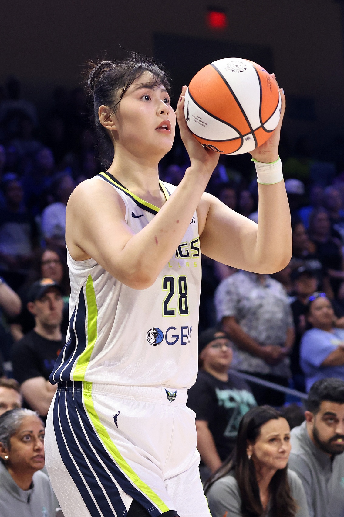 里程碑之夜！李Yueru成為中國女子籃球隊歷史上的第三名球員 在WNBA擁有20多個單打以上